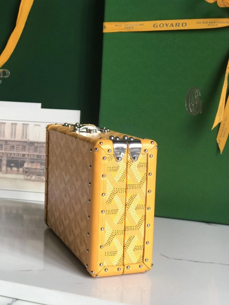 WellDesigned Goyard Suitcase 58872
