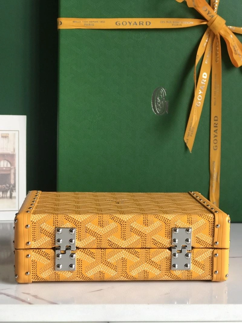 WellDesigned Goyard Suitcase 58872