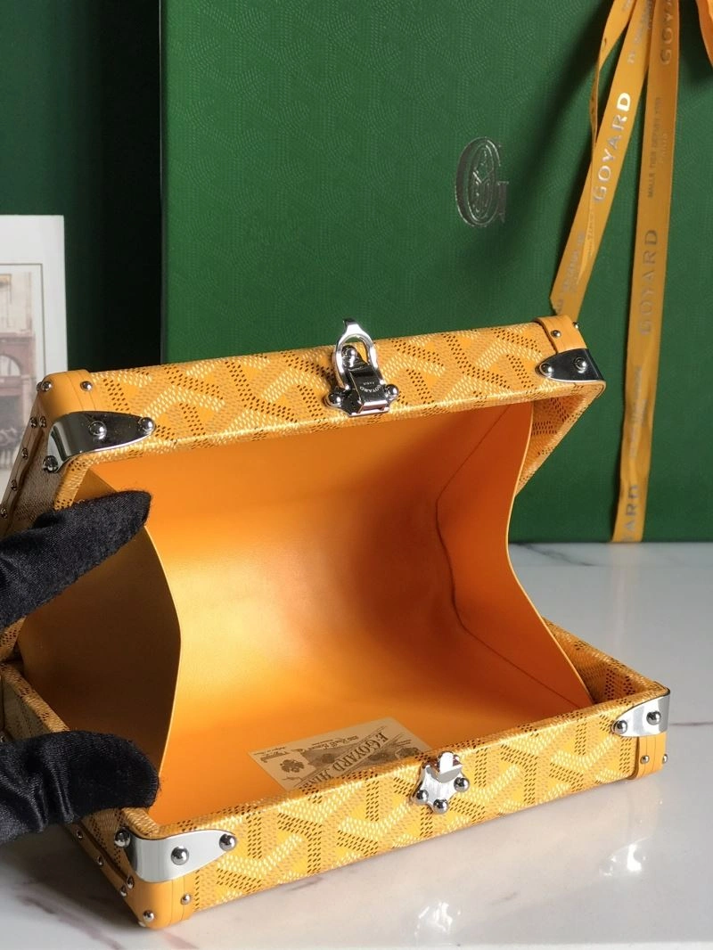 WellDesigned Goyard Suitcase 58872