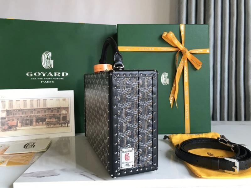 Goyard Suitcase Elegant 58873