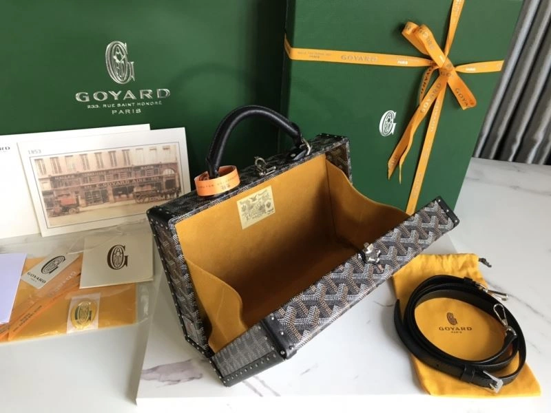 Goyard Suitcase Elegant 58873
