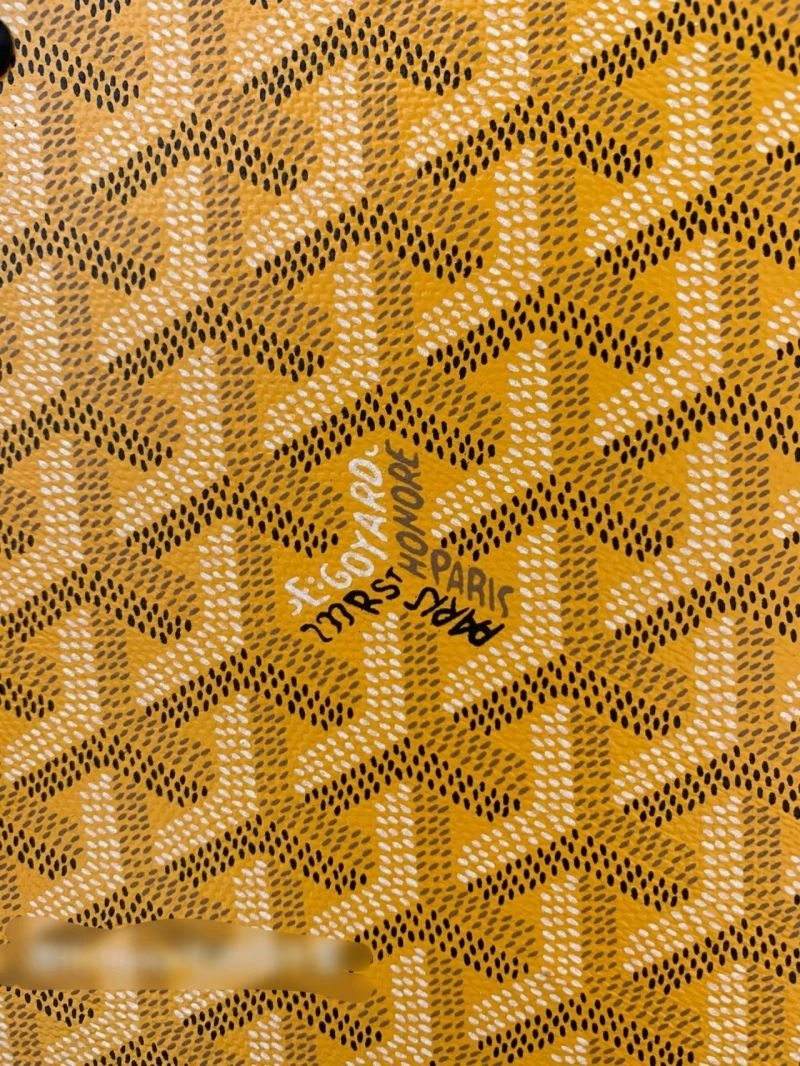 WellDesigned Goyard Suitcase 65665
