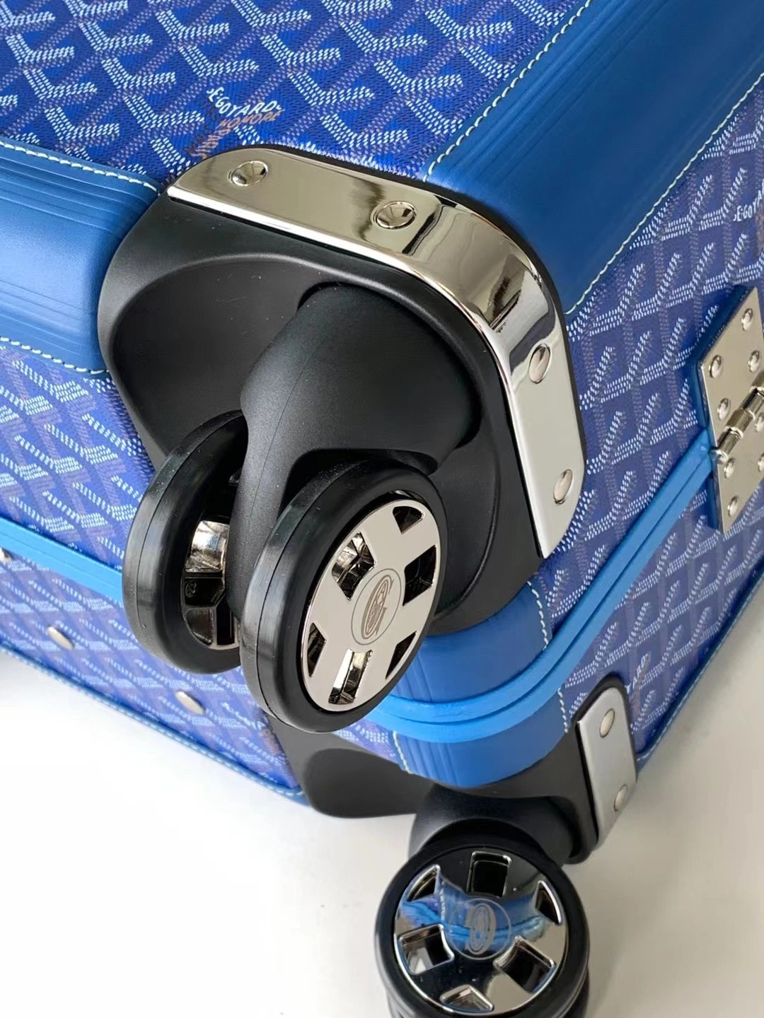 Goyard Suitcase FashionForward 65053
