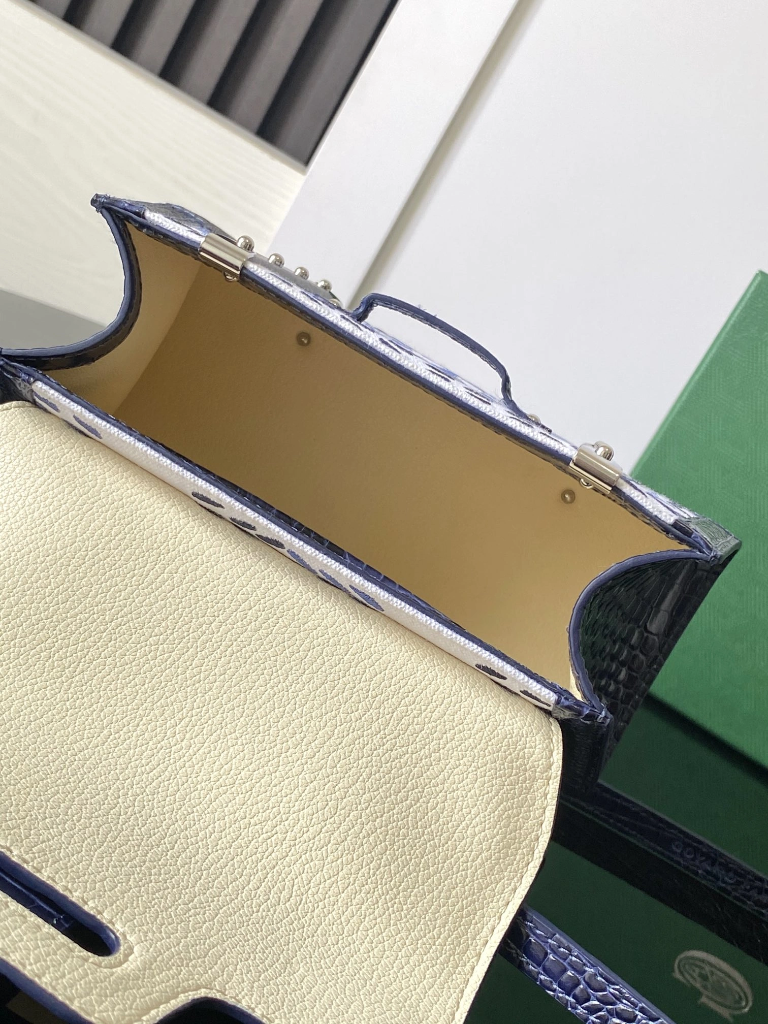 Goyard Top Handle Bags Comfortable 64928