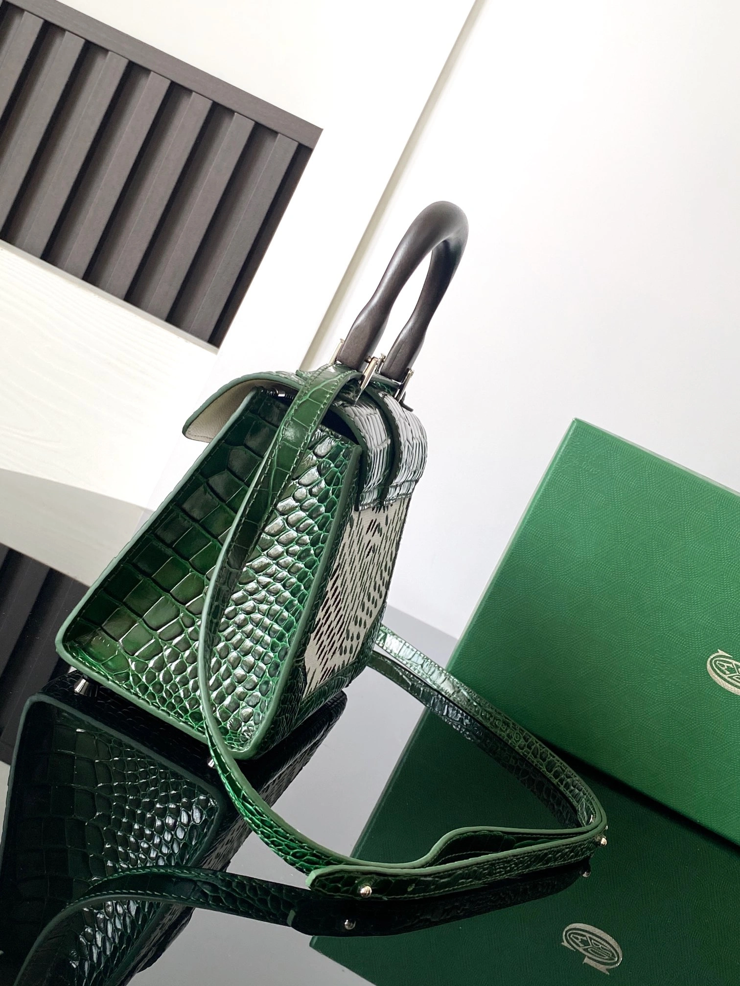 Lightweight Goyard Top Handle Bags 64927