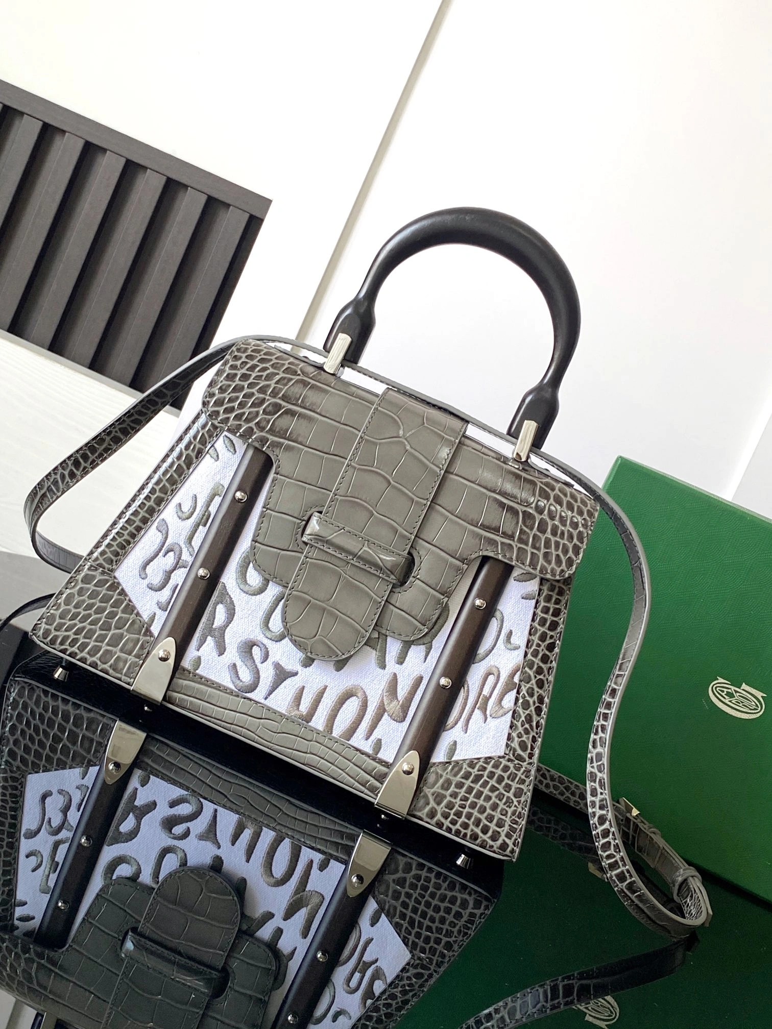 Stylish Goyard Top Handle Bags 64924