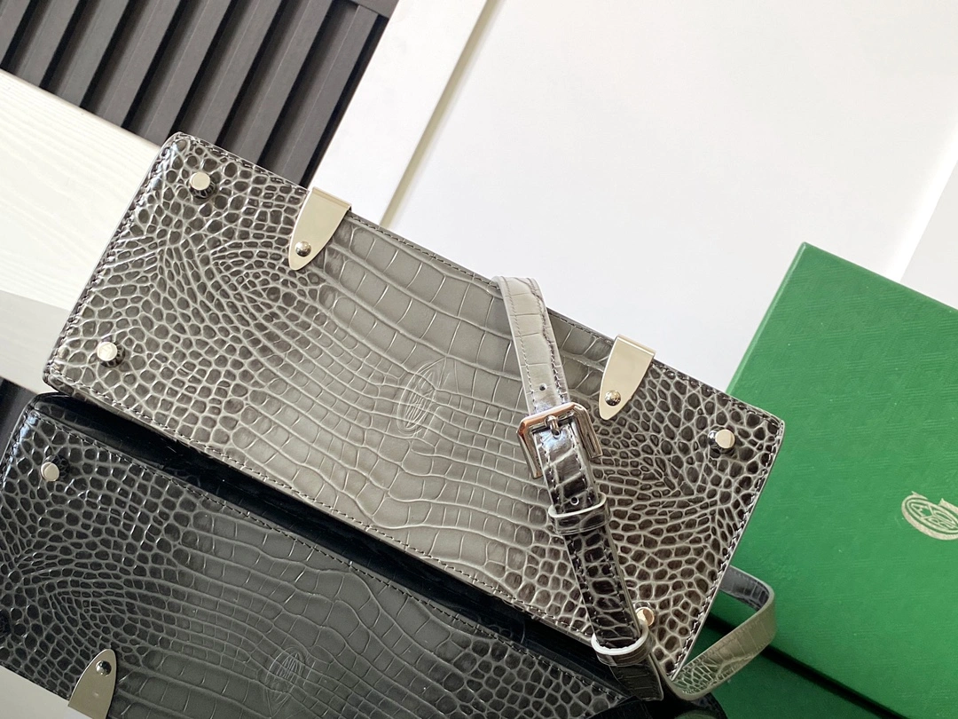 Stylish Goyard Top Handle Bags 64924