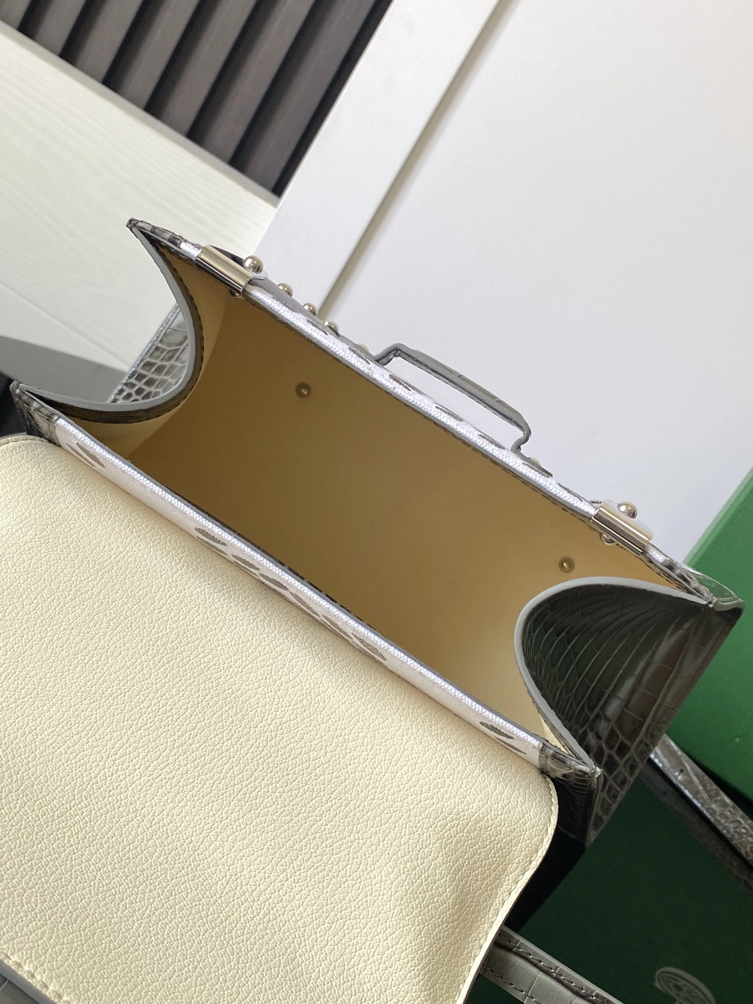 Stylish Goyard Top Handle Bags 64924