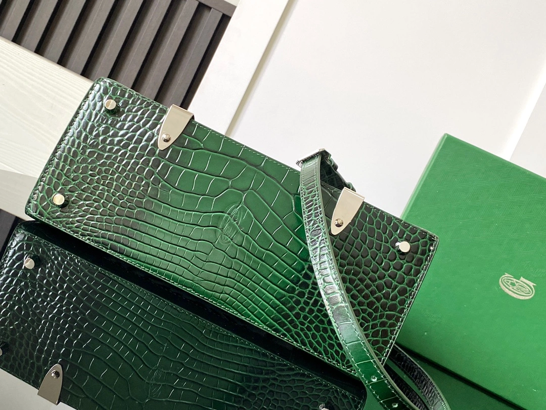 Sustainable Goyard Top Handle Bags 64921