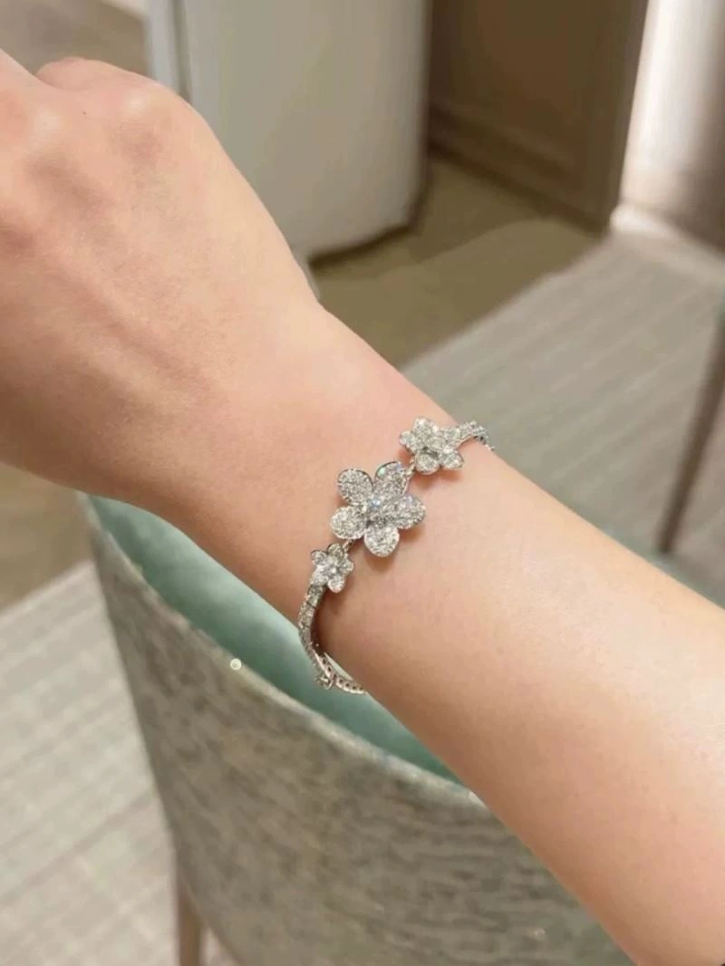 Affordable Graff Bracelets 214234