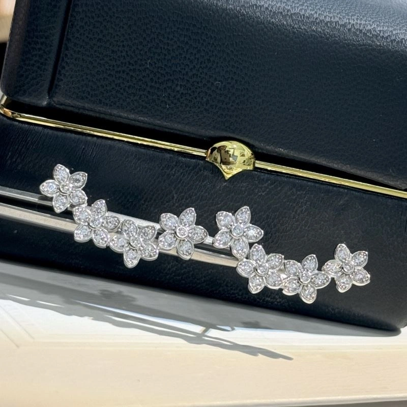 Durable Graff Earrings 213936