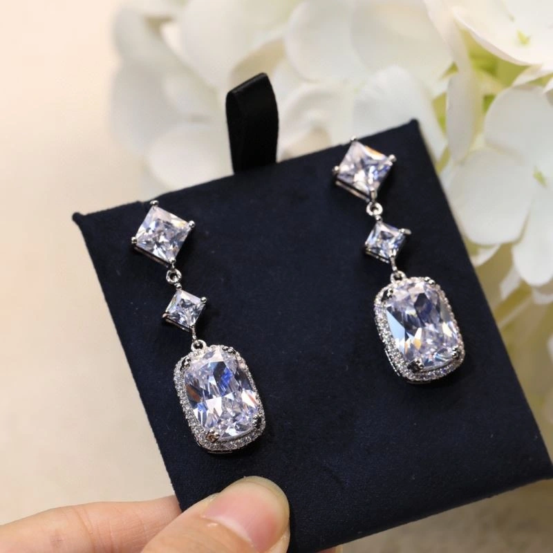 EyeCatching Graff Earrings 211214