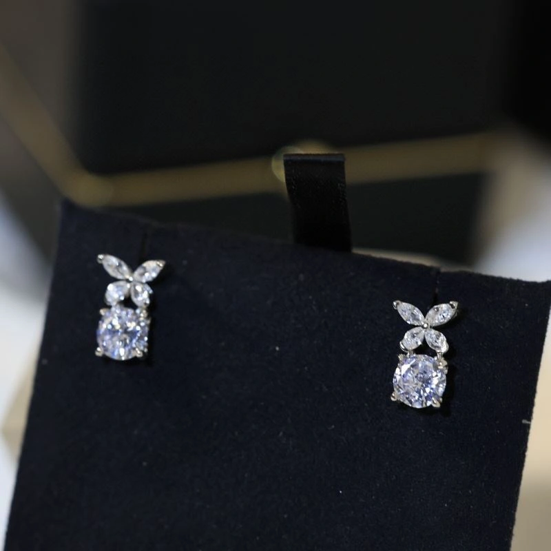 Graff Earrings MoistureWicking 211218