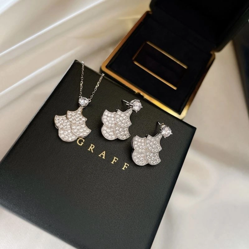 Graff Necklaces Upgraded 214208