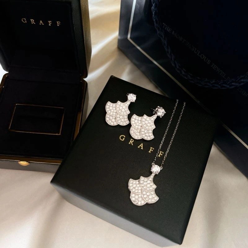 Graff Necklaces Upgraded 214208