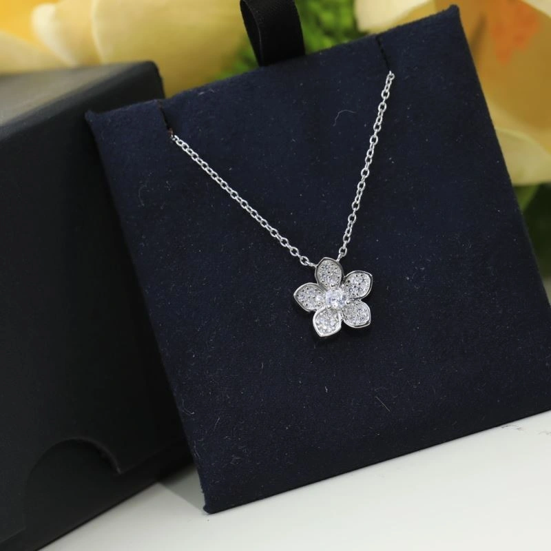 Graff Necklaces Bold 214202