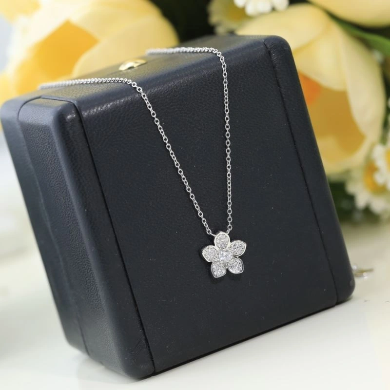 Graff Necklaces Bold 214202
