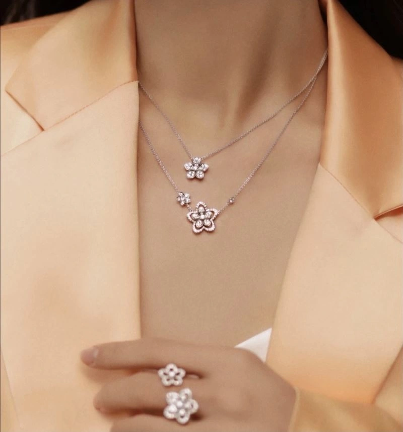 Graff Necklaces Bold 214202
