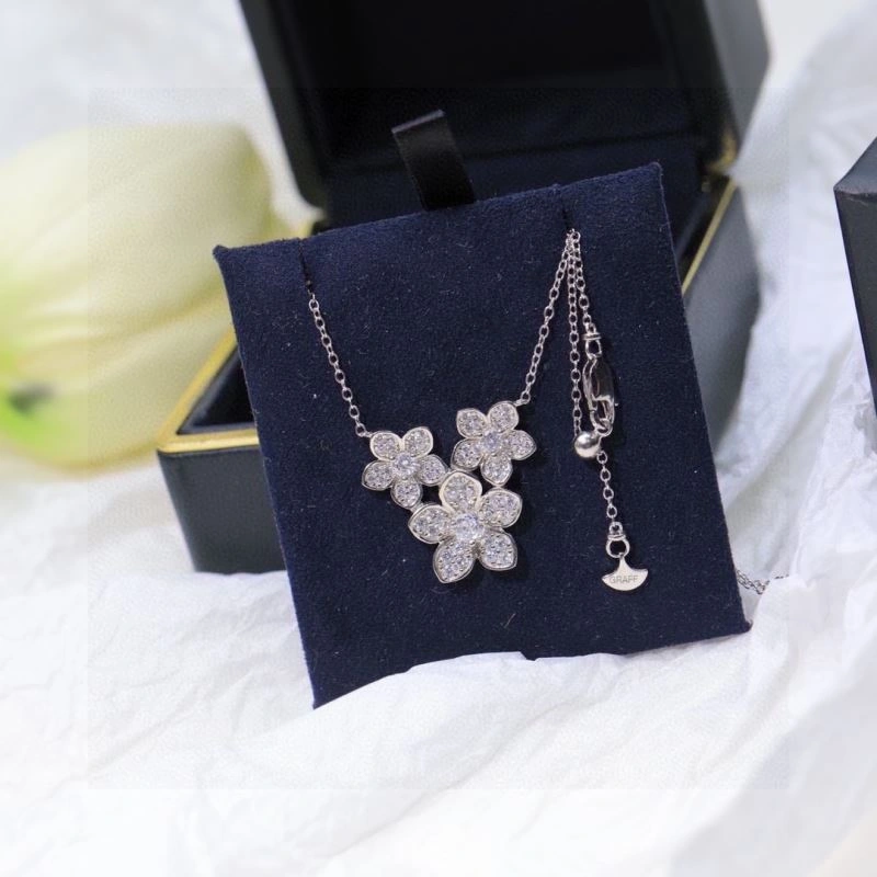 OnTrend Graff Necklaces 212025
