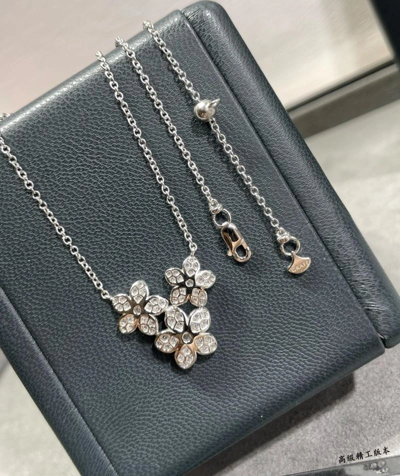 FastDry Graff Necklaces 212010