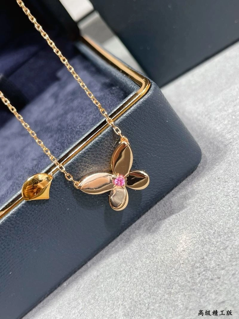 Fashionable Graff Necklaces 212015