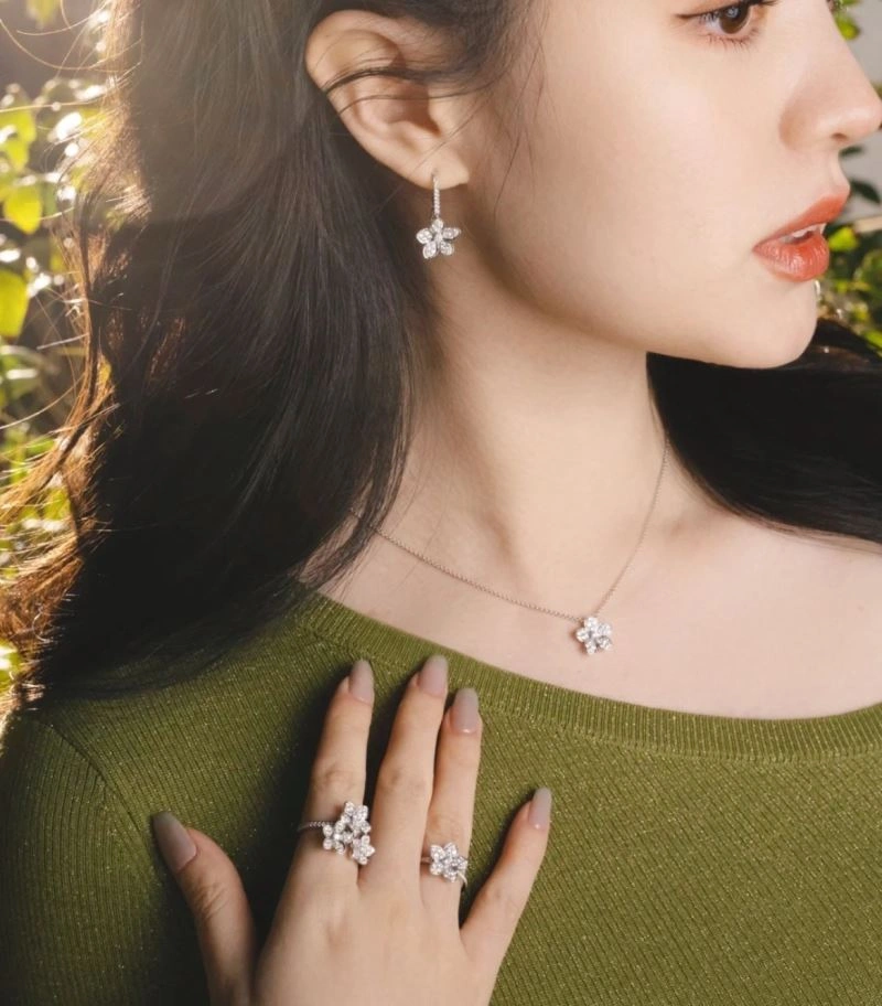 Soft Graff Necklaces 212020