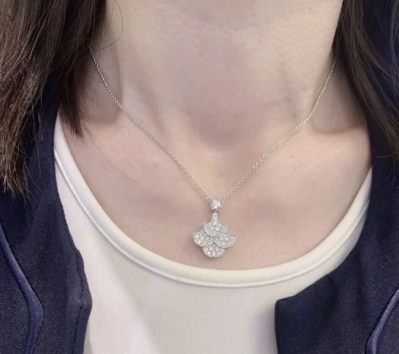 MoistureWicking Graff Necklaces 210662