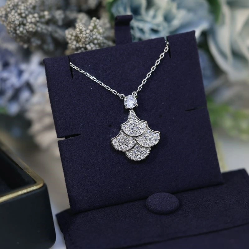 MoistureWicking Graff Necklaces 210662