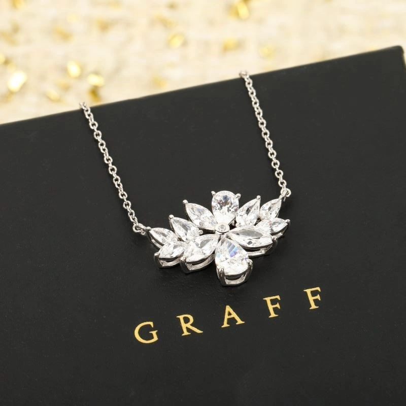 Graff Necklaces Practical 210664