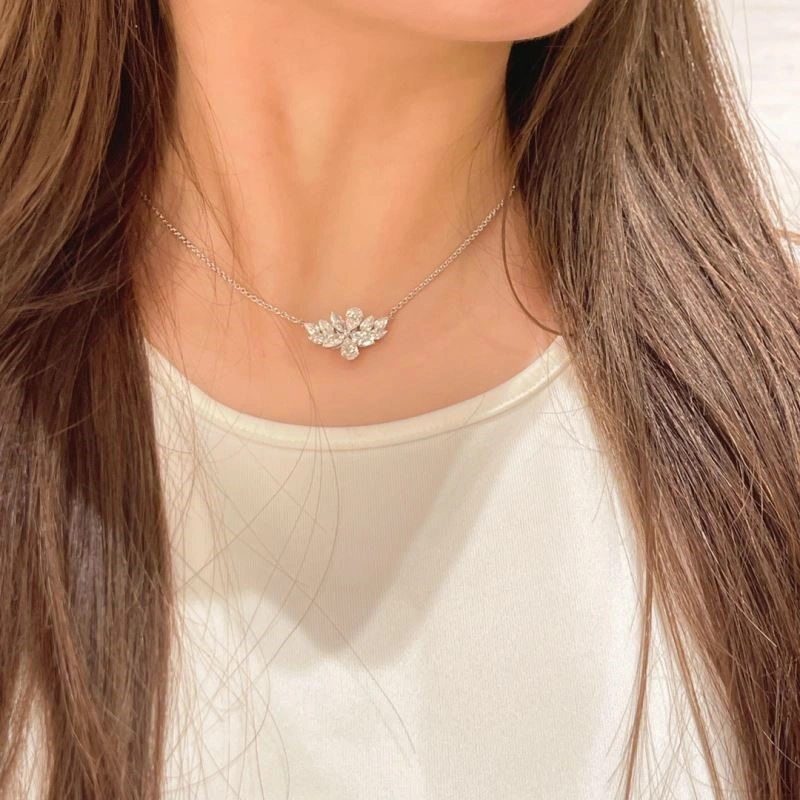 Graff Necklaces Practical 210664