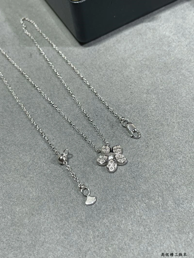Graff Necklaces Bold 210673