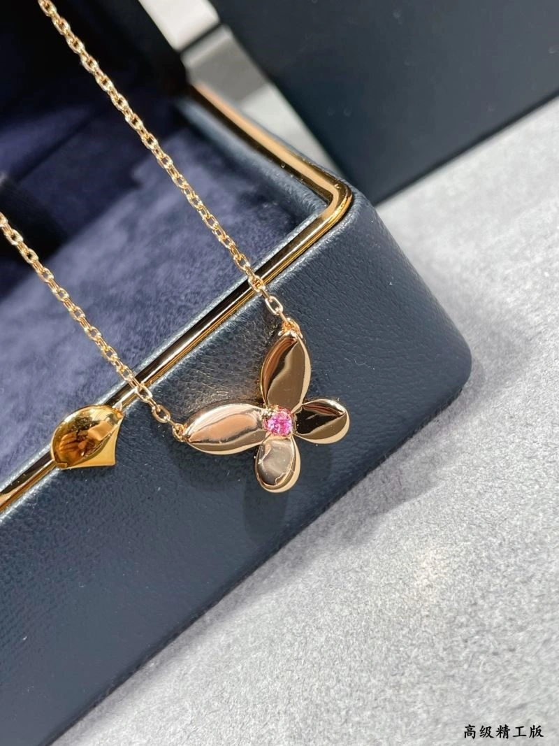 Compact Graff Necklaces 210655