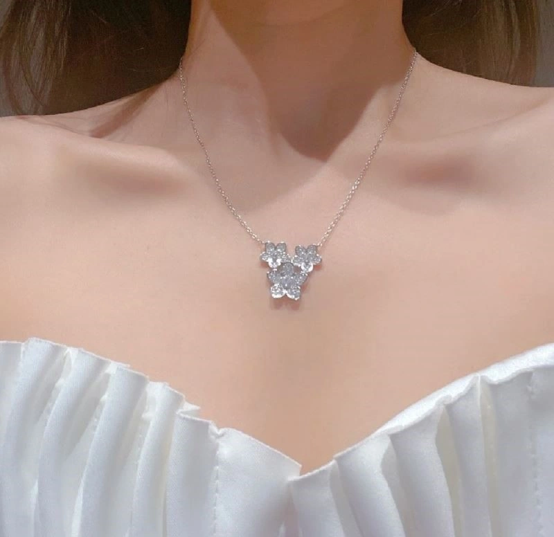 Graff Necklaces TechFriendly 210653