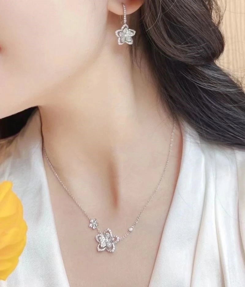 Graff Necklaces Vibrant 210645