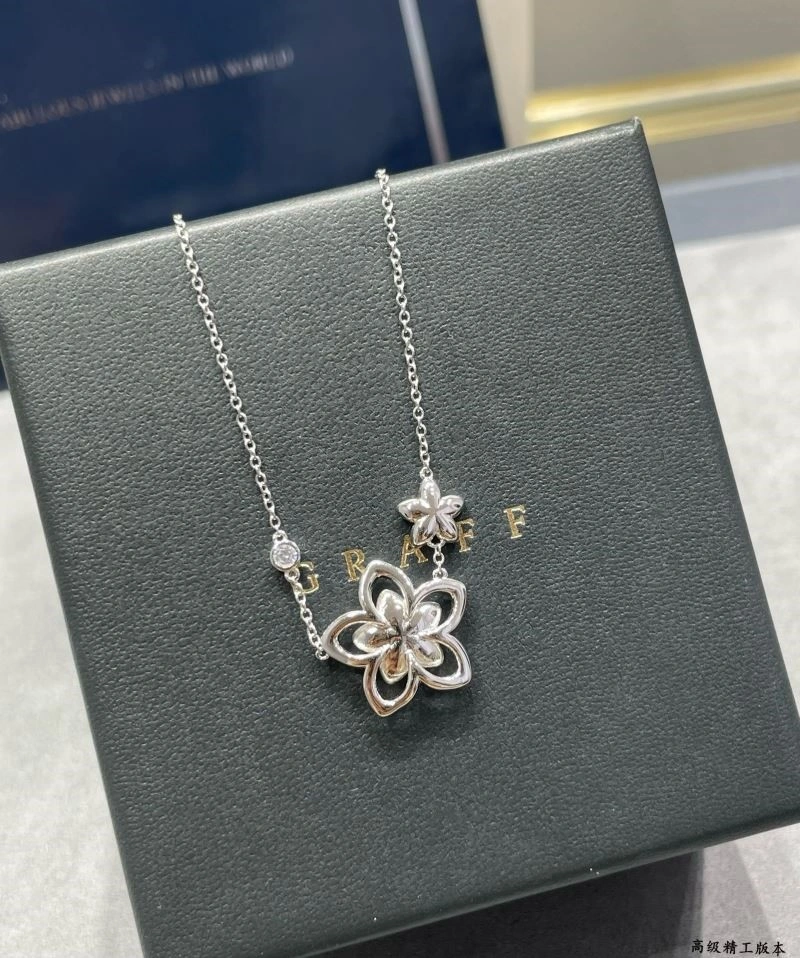 Graff Necklaces Vibrant 210645