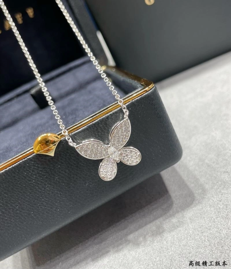 Graff Necklaces Classic 210643