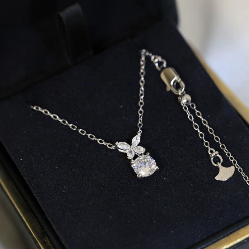 Graff Necklaces Sleek 209788