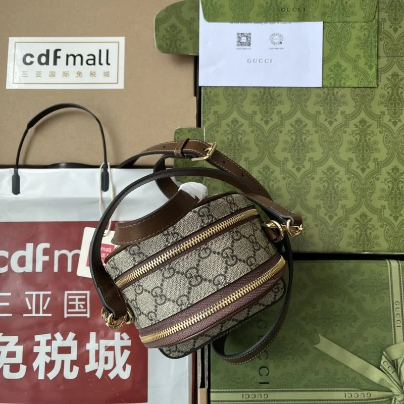 Bright Gucci Backpacks 50032