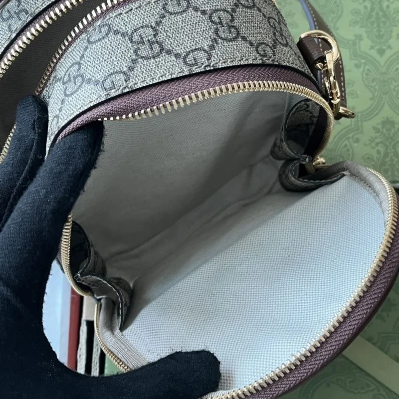 Bright Gucci Backpacks 50032