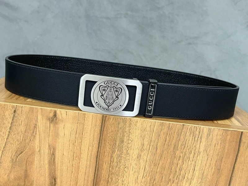 Sleek Gucci Belts 293085