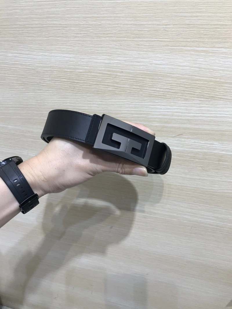 RelaxedFit Gucci Belts 292838