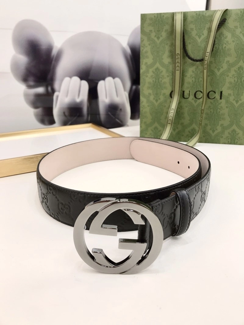 Sleek Gucci Belts 290131