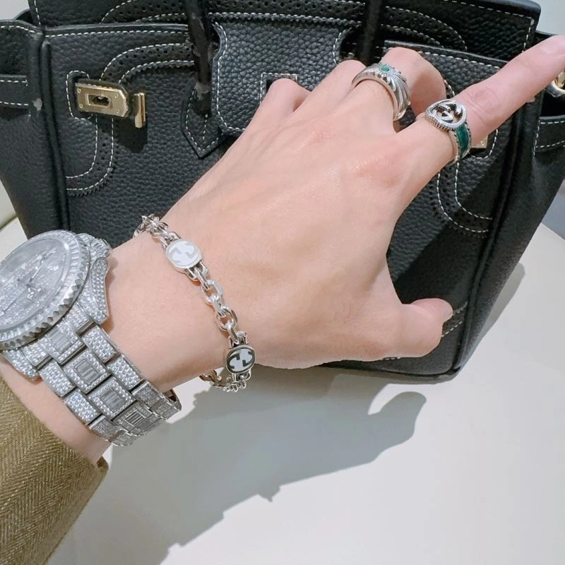 Gucci Bracelets Versatile 246697