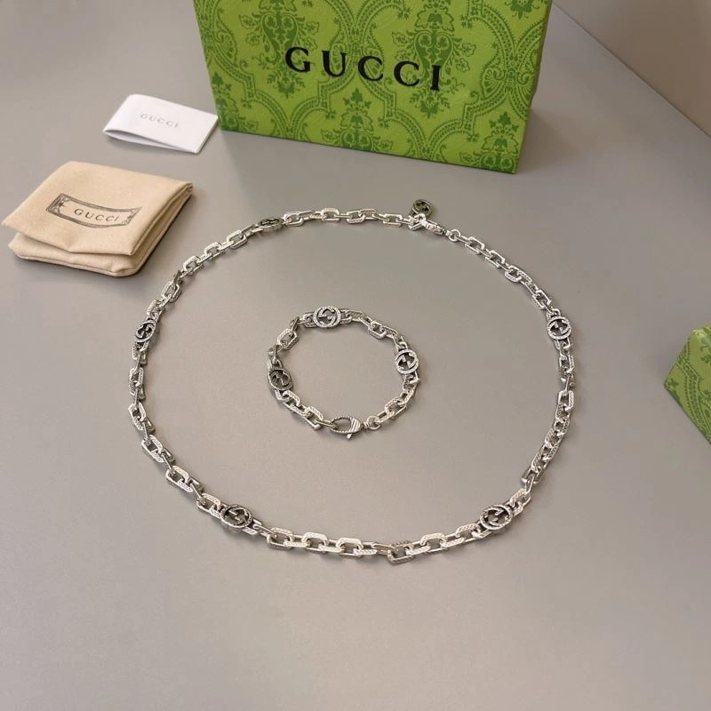 Snug Gucci Bracelets 246656