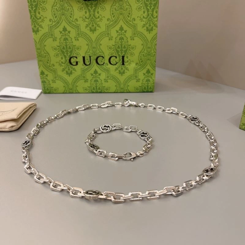 Snug Gucci Bracelets 246656