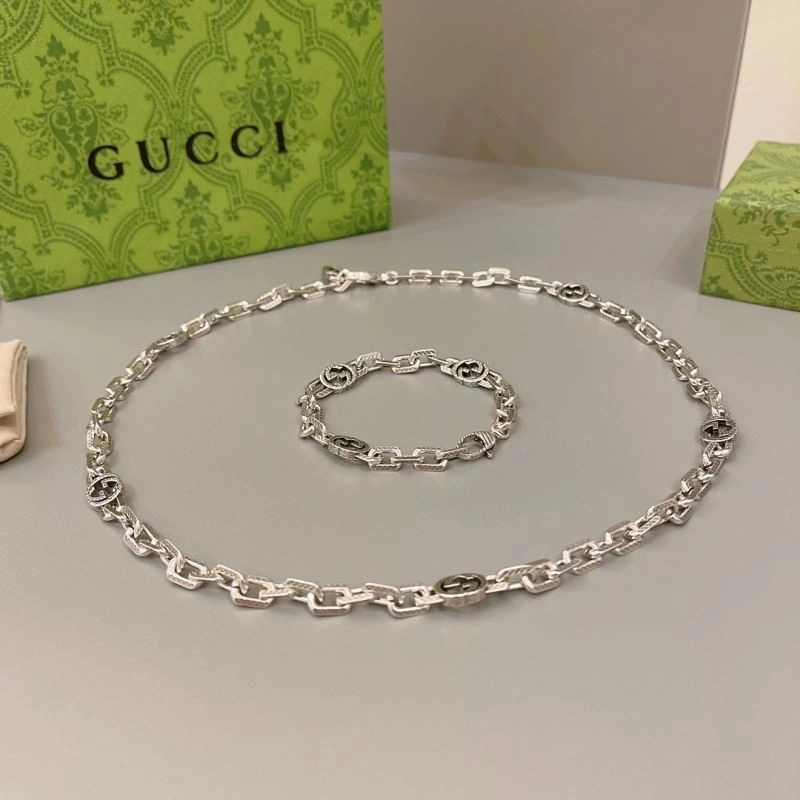 Snug Gucci Bracelets 246656