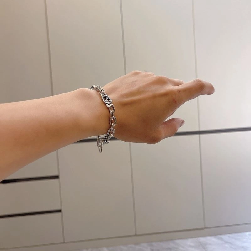 Snug Gucci Bracelets 246656