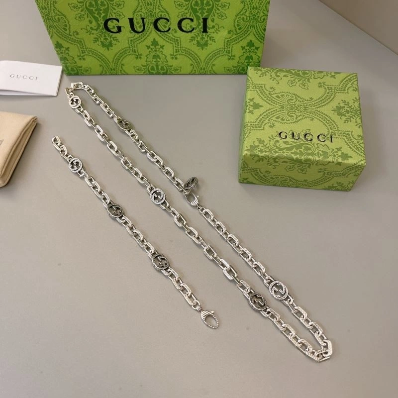 Snug Gucci Bracelets 246656