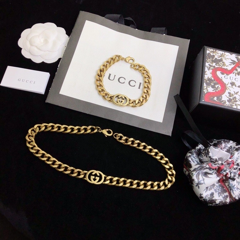 Comfortable Gucci Bracelets 246341