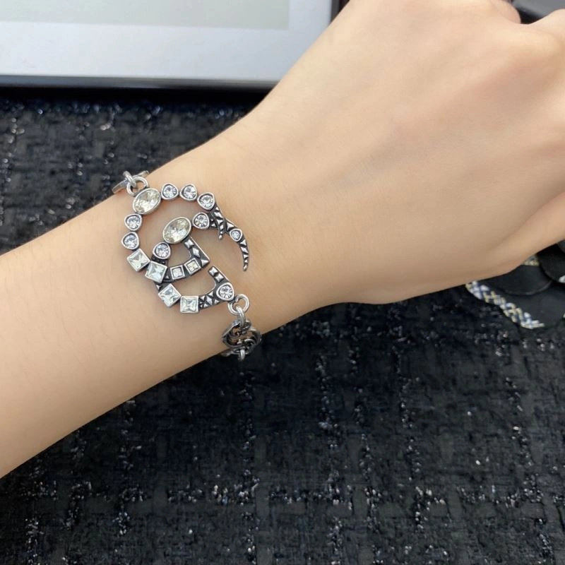 Bright Gucci Bracelets 246319